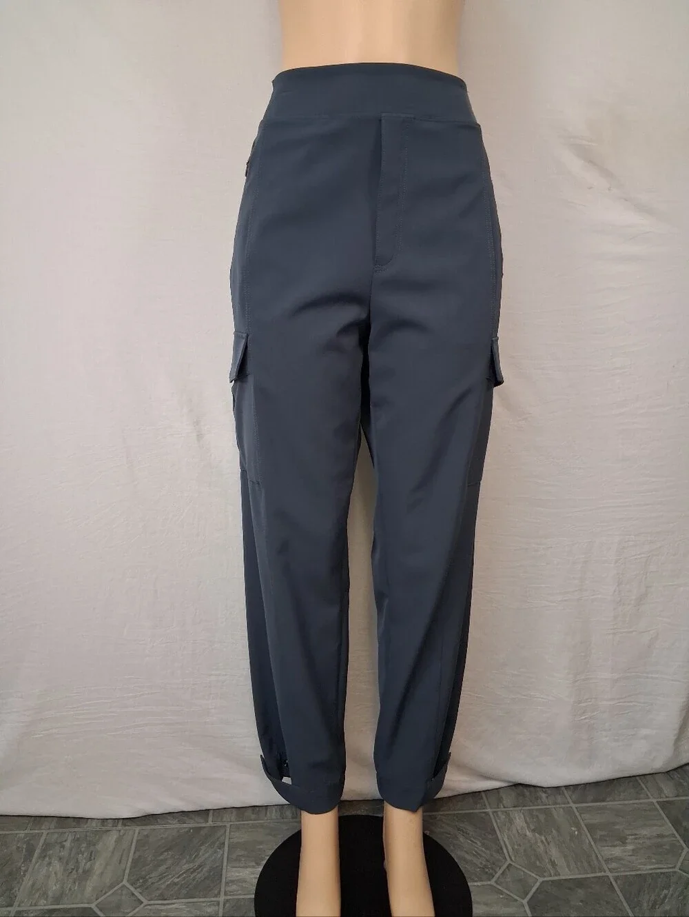 Athleta Women 's Slate Gray Cargo Pants Size 16